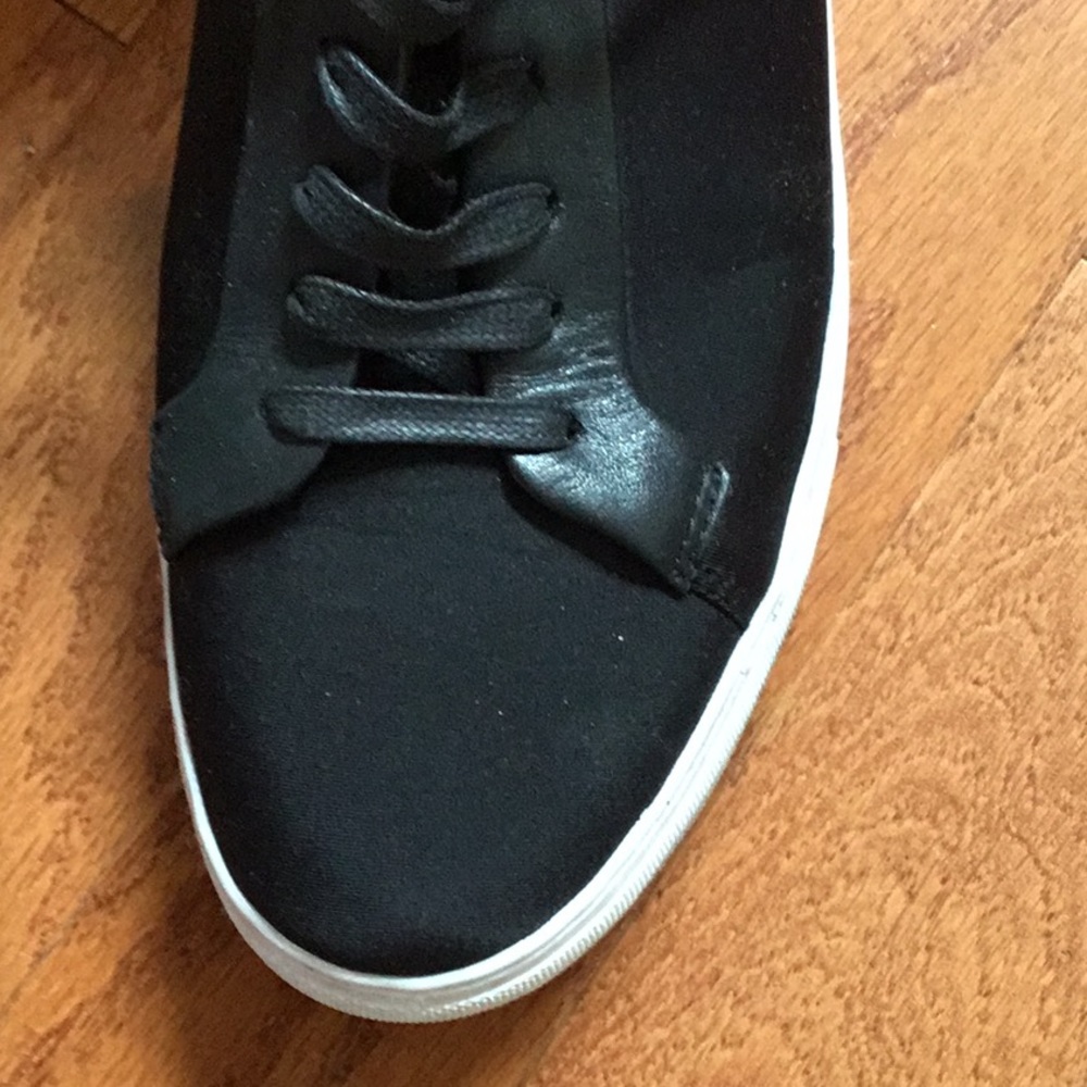 Kenneth Cole Double Knot Sneakers size 9